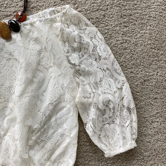 Cupcakes and Cashmere Karla Lace Blouse - Picture 5 of 8